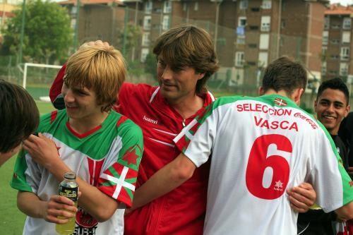 Uriguen con Julen Guerrero en la Copa Coca-Cola sub´16 en 2011