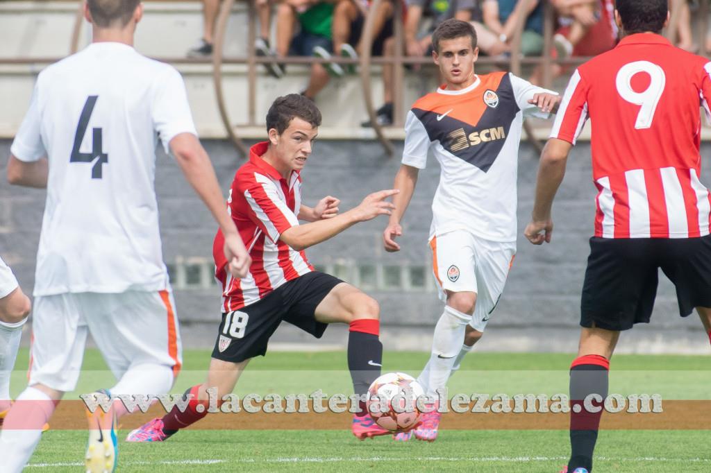 Iñigo Vicente marcó dos goles ante el Valvanera | Foto: Unai Zabaleta