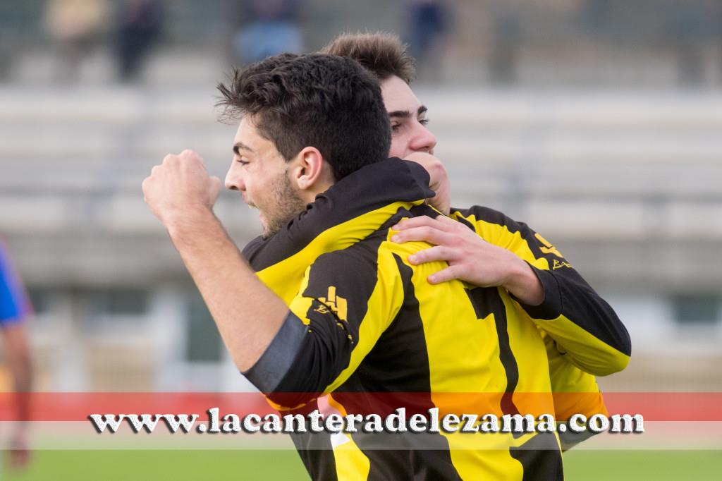 Villalibre y Cordoba celebran uno de los goles | Foto: Unai Zabaleta