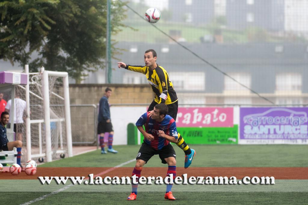 Ander Santamaria, autor del unico gol de hoy, ante el Leioa | Foto: Unai Zabaleta