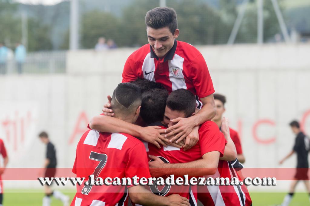 El Athletic Juvenil Nacional celebra un gol en Lezama | Foto: Unai Zabaleta