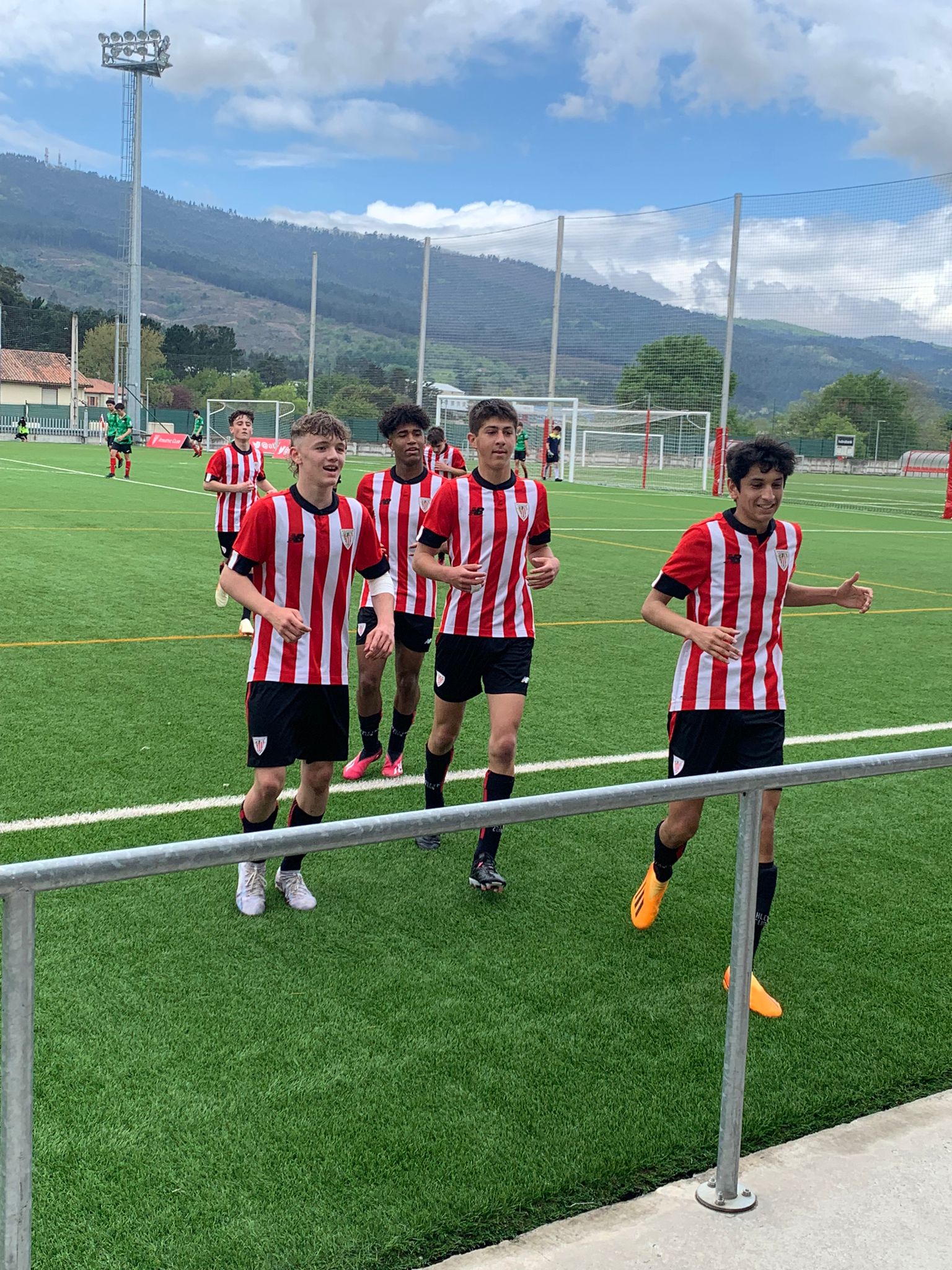 Conociendo Mejor A Las Plantillas Del Juvenil B Y Cadete A Que Ya ...